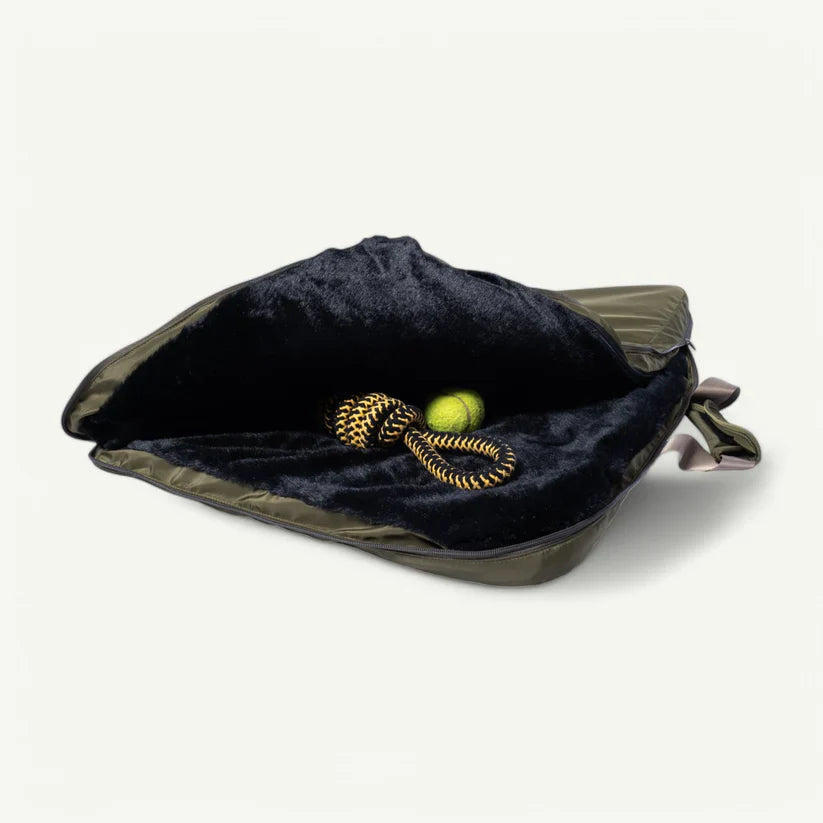 4 Cats & Dogs Gus Travel Pet Bed *SPECIAL ORDER*